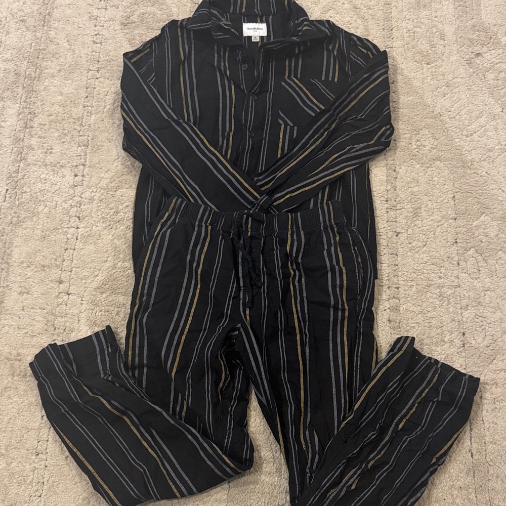 Goodfellow & Co Black Pajamas with Blue/Gray and Gold Stripes. Men Size Medium